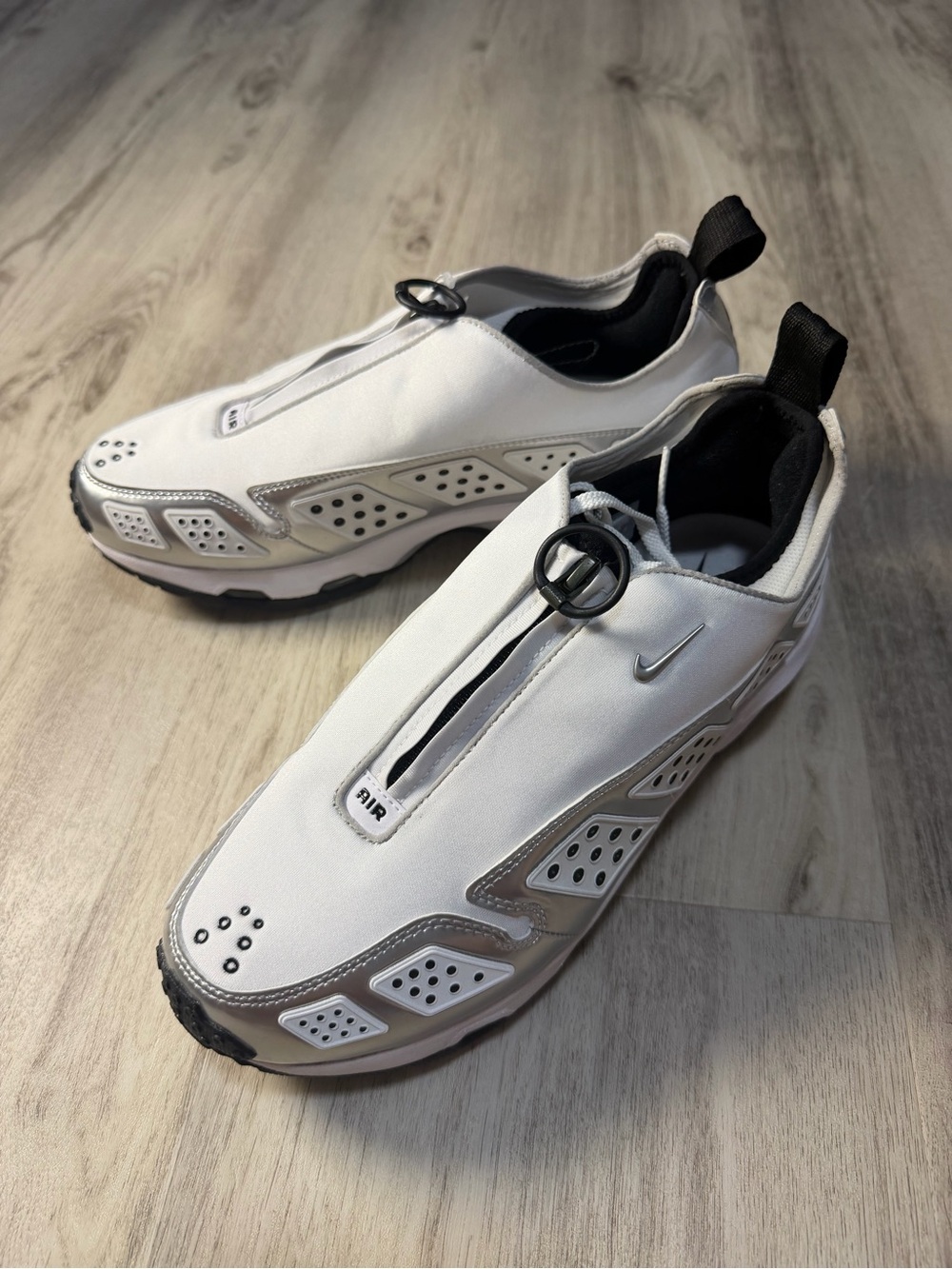 Nike Air Max Sunder White & Silver Sneakers Like New